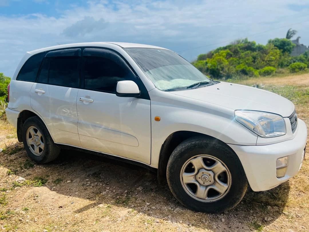 Private SUV available for Zanzibar transfer and rental requests